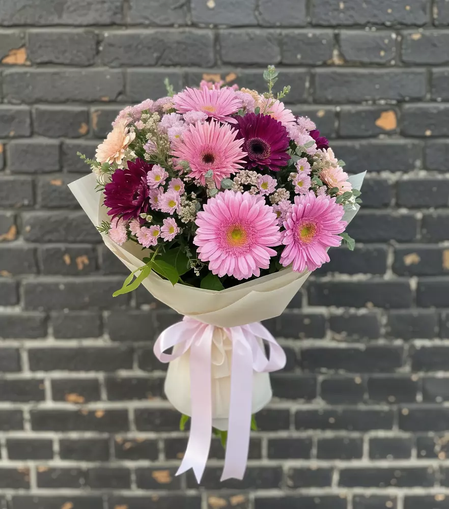 Букет цветов из: Герберы и Хризантемы в Горном Ставропольского края