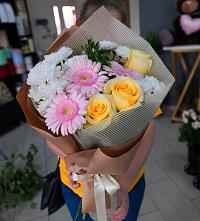 Букет цветов из:  Герберы, Розы и Хризантемы в Горном Ставропольского края