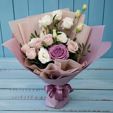 Букет цветов из:  Розы и Лизиантусы в Горном Ставропольского края
