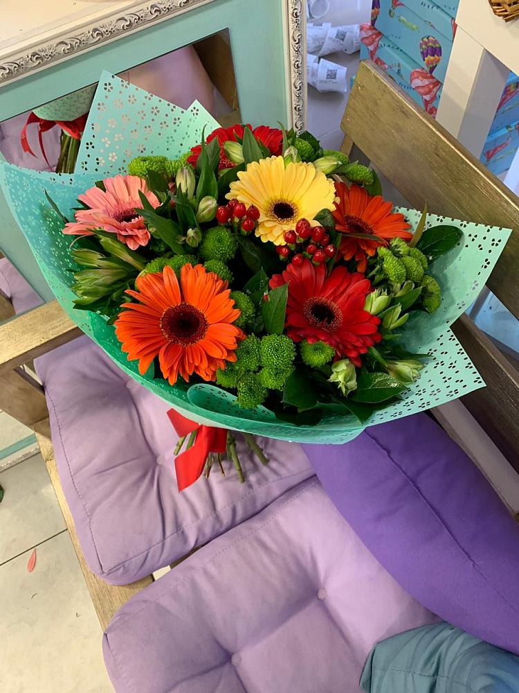 Букет цветов из: Герберы, Хризантемы и Альстромерии в Горном Ставропольского края