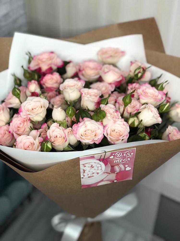 Букет цветов из: Розы в Горном Ставропольского края