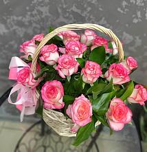 Цветочная композиция из Розы в корзине #REPLACE_PRED# Горном Ставропольского края