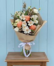 Букет цветов из:  Альстромерии, Лизиантусы, Розы и Хризантемы #REPLACE_PRED# Горном Ставропольского края