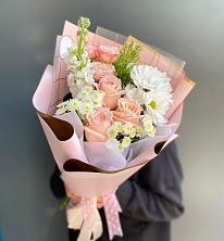 Букет цветов из:  Хризантемы и Розы в Горном Ставропольского края