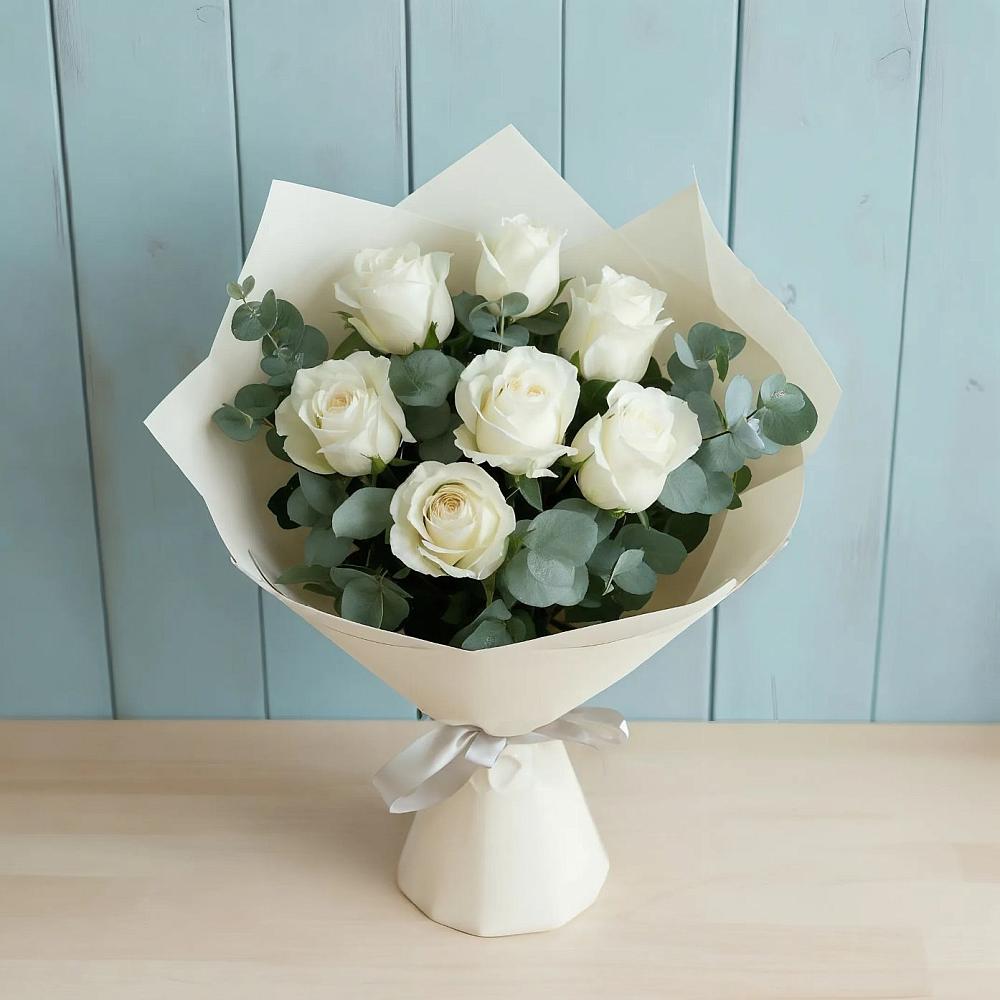 Букет Белые розы в Эвкалипте в Горном Ставропольского края