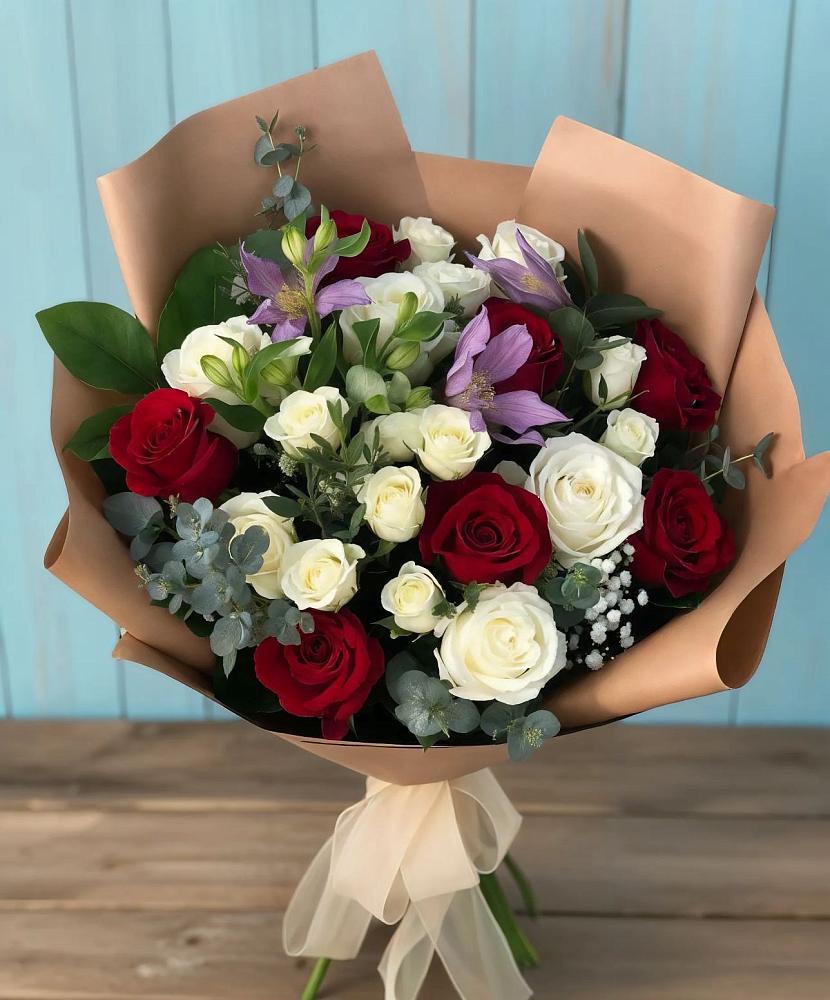 Букет цветов из: Розы и Альстромерии в Горном Ставропольского края