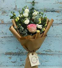 Букет цветов из:  Розы и Лизиантусы в Горном Ставропольского края