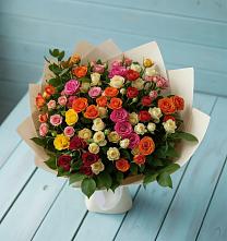 Букет Микс из разноцветных кустовых роз в Горном Ставропольского края